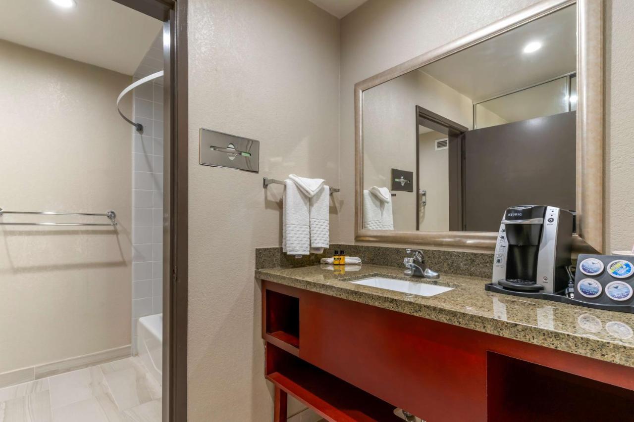 Best Western Plus Forest Park Inn Gilroy Eksteriør billede
